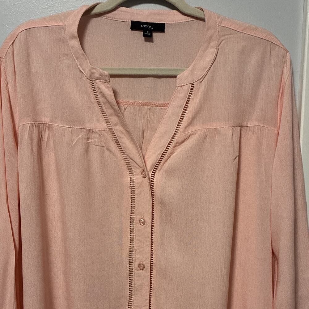 Very J Peach Pink Button Down Blouse Boho Coquette Feminine Rayon Flowy Sz S - Picture 3 of 6